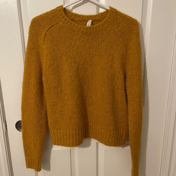 Aritzia-The Group by Babaton Knit Sweater - Picture 2 of 4